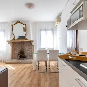 Apartment Ca' Dei Carmini, Venedig
