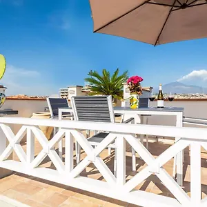 apt-la-terrazza-sul-cielo.catania-hotels.net/