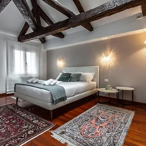 Apartment San Pantalon Luxury Penthouse R&r, Venedig