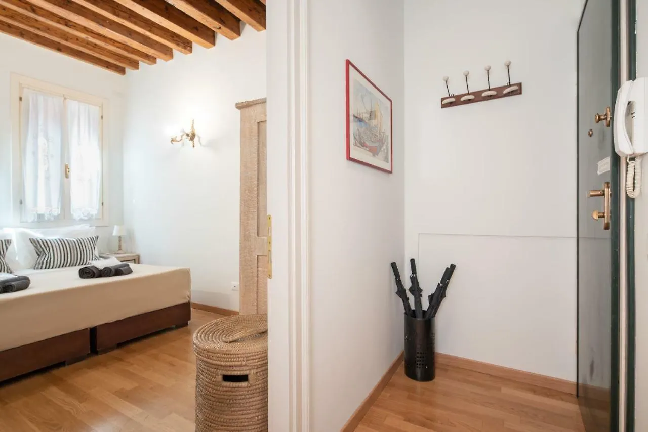 Casa Claudia Ai Frari Apartment Venice